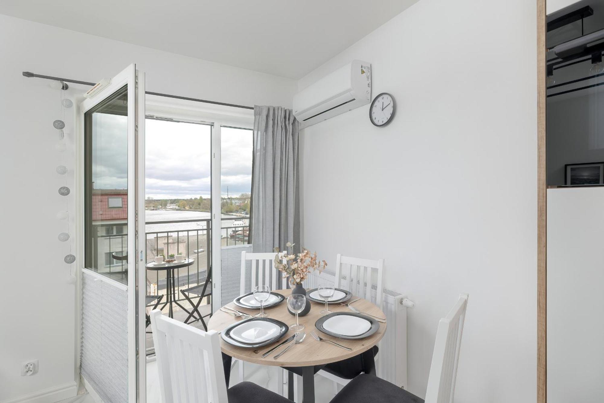 Plac Slowianski Apartments With Balcony Swinoujscie Center By Noclegi Renters Екстер'єр фото