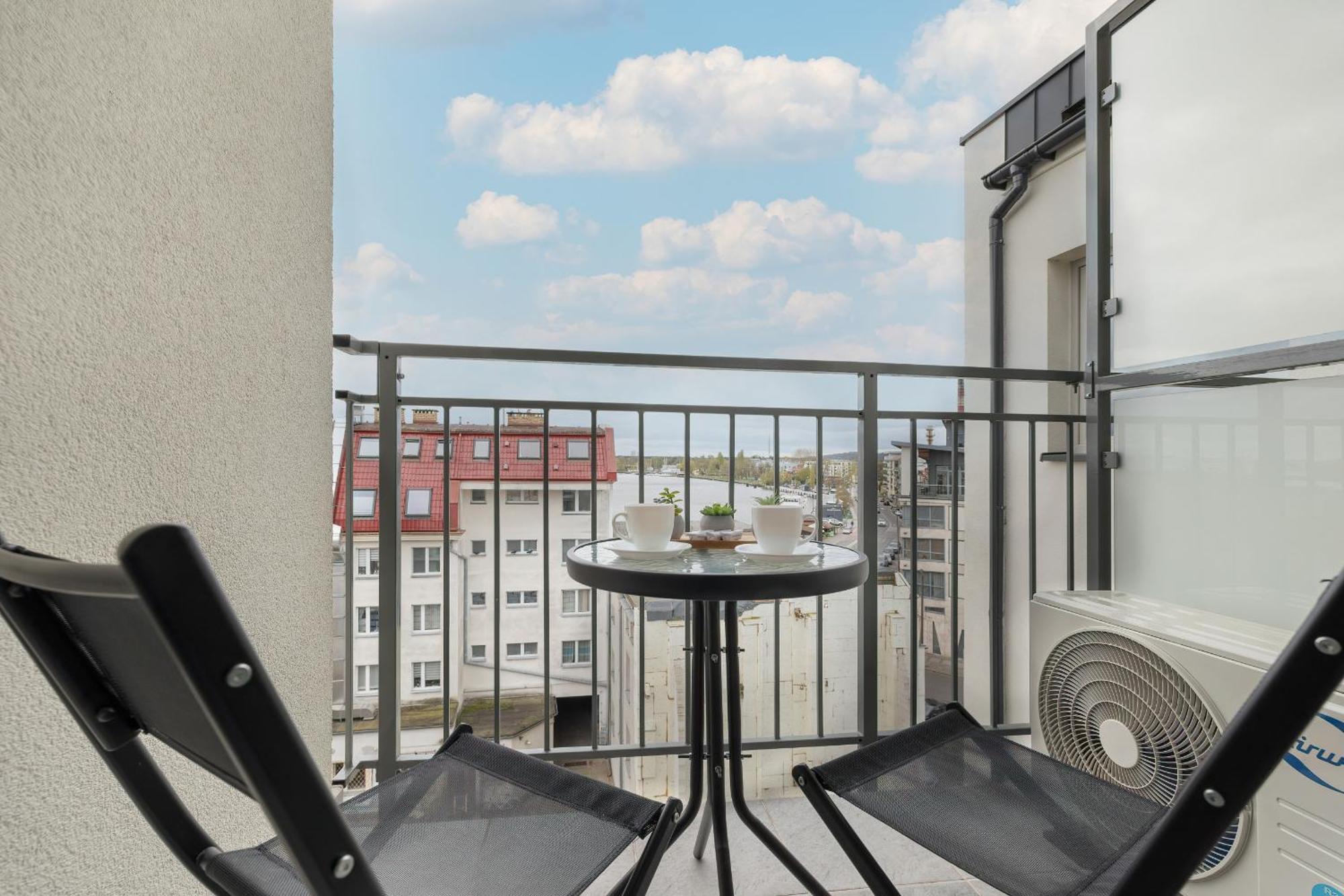 Plac Slowianski Apartments With Balcony Swinoujscie Center By Noclegi Renters Екстер'єр фото