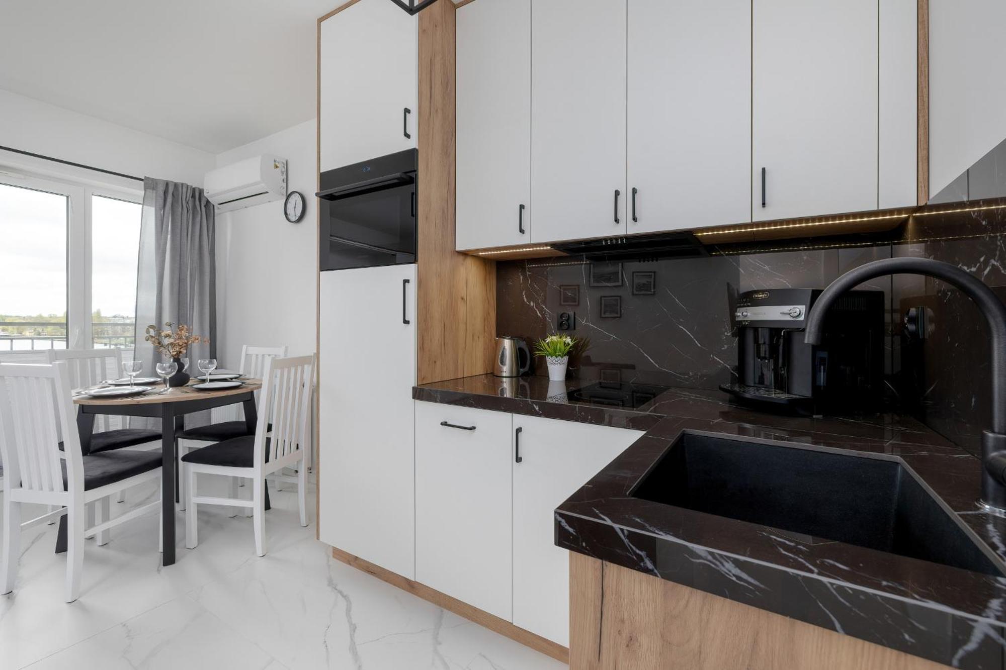 Plac Slowianski Apartments With Balcony Swinoujscie Center By Noclegi Renters Екстер'єр фото